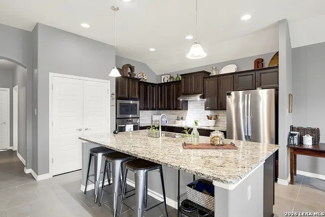 109 Grandview Floresville, TX 78114