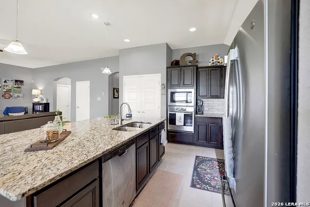 109 Grandview Floresville, TX 78114