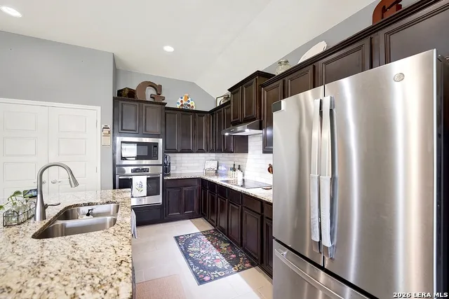 109 Grandview Floresville, TX 78114