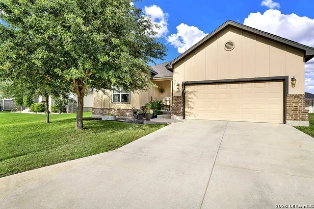 109 Grandview Floresville, TX 78114