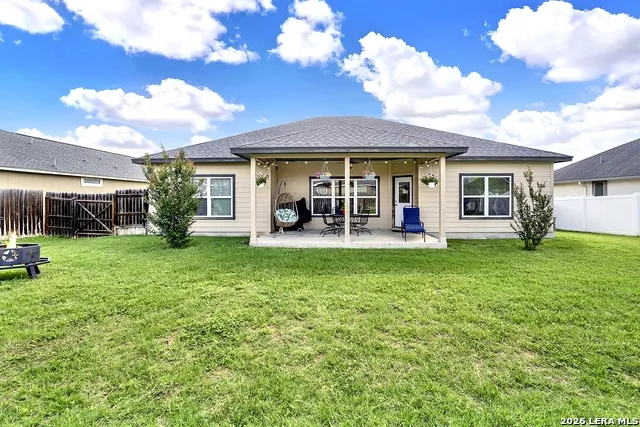 109 Grandview Floresville, TX 78114
