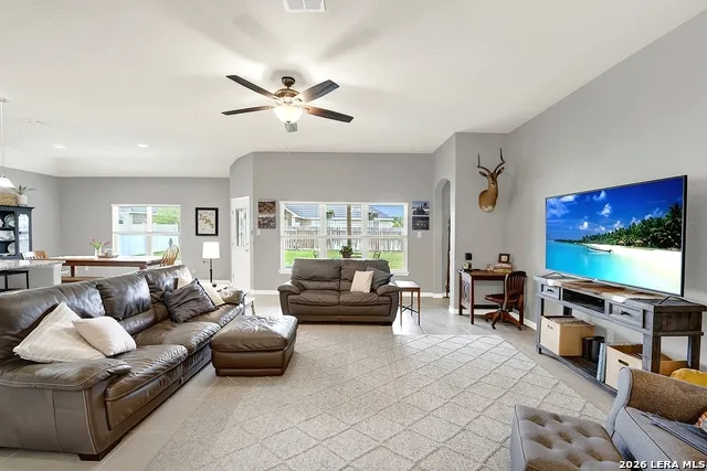 109 Grandview Floresville, TX 78114