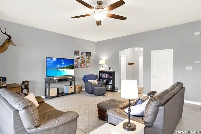 109 Grandview Floresville, TX 78114