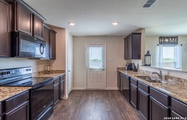 15290 Snug Harbor Way Von Ormy, TX 78073