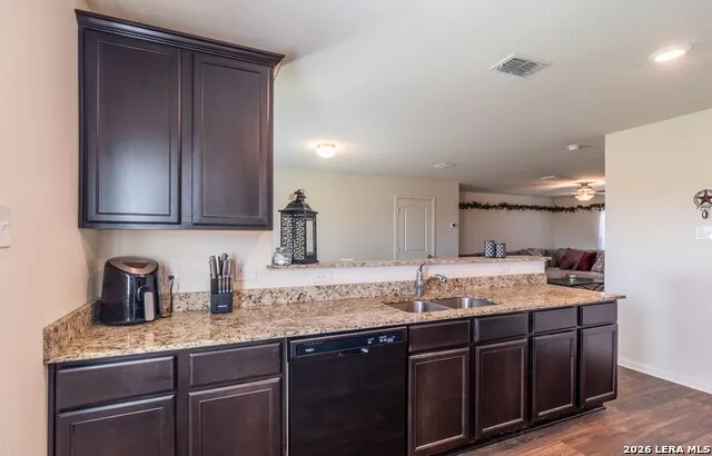 15290 Snug Harbor Way Von Ormy, TX 78073