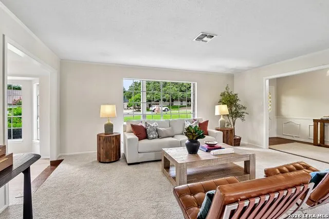 211 CHATTINGTON CT Castle Hills, TX 78213