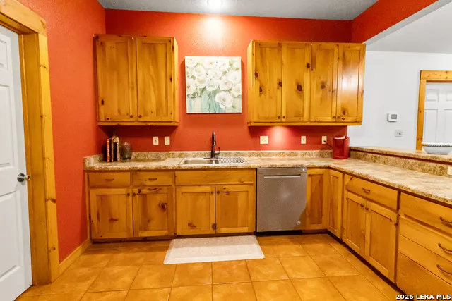 201 Brinkoeter St Poth, TX 78147