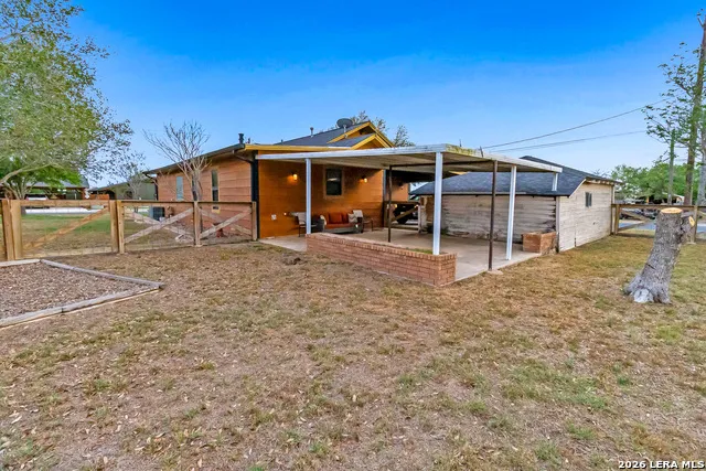 201 Brinkoeter St Poth, TX 78147