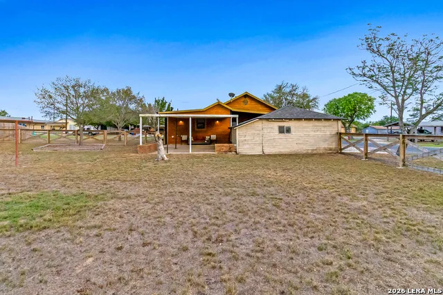 201 Brinkoeter St Poth, TX 78147