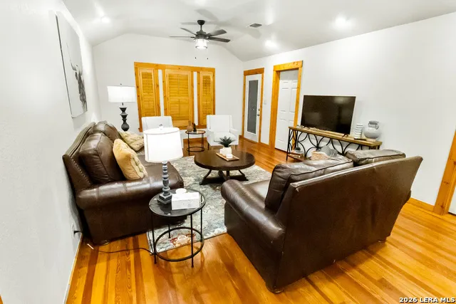 201 Brinkoeter St Poth, TX 78147
