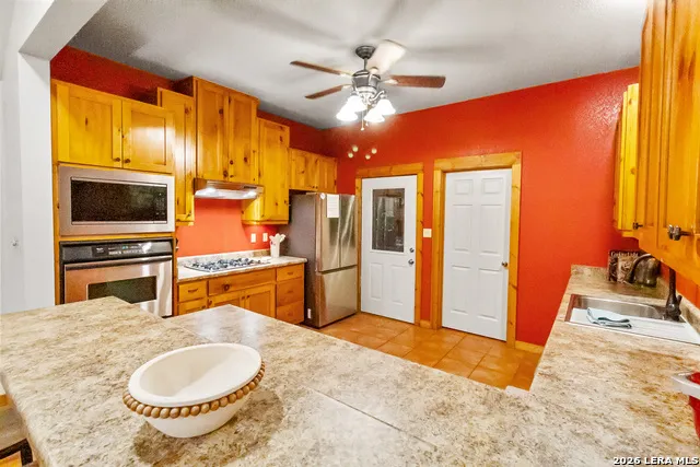 201 Brinkoeter St Poth, TX 78147