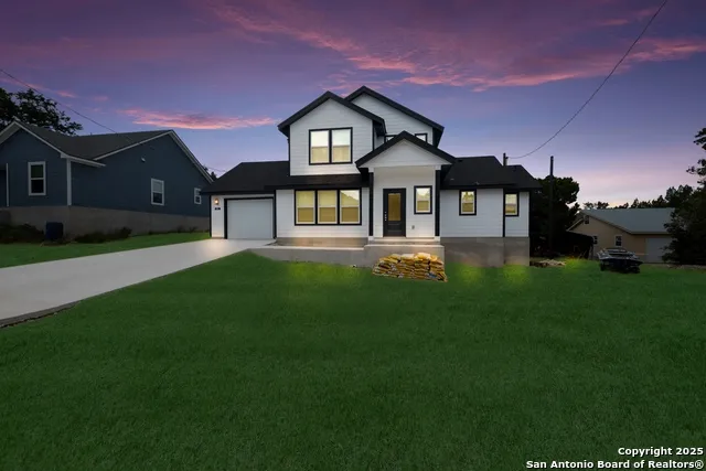 122 Hi View Lakehills, TX 78063