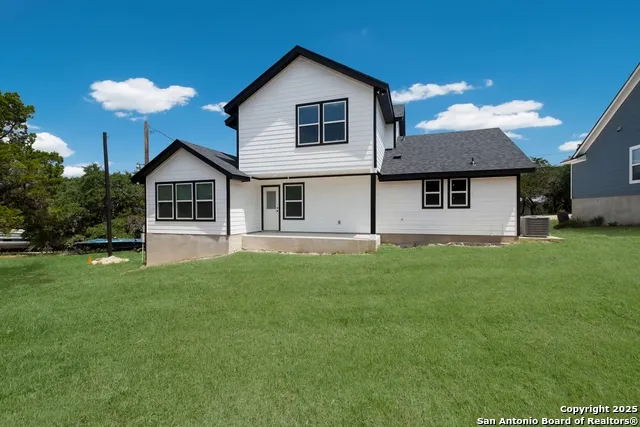 122 Hi View Lakehills, TX 78063