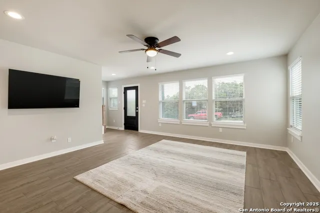 122 Hi View Lakehills, TX 78063