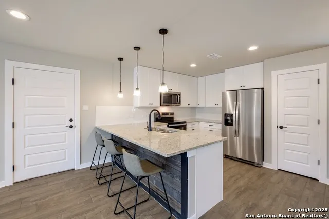 122 Hi View Lakehills, TX 78063