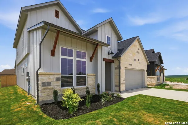 113 Travis Drive Castroville, TX 78009