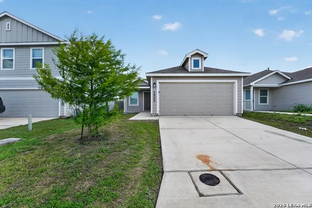 5933 Antonio Pl Seguin, TX 78155