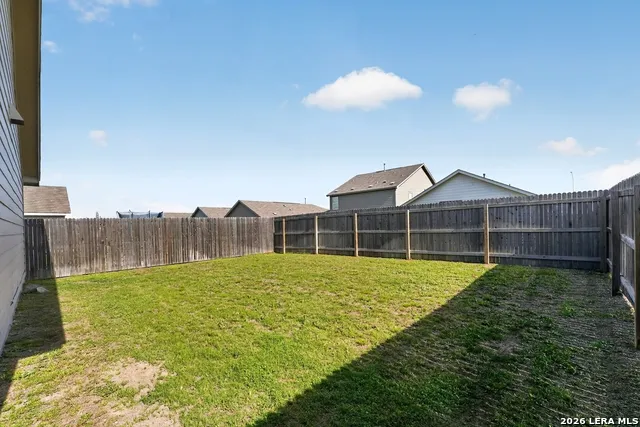 5933 Antonio Pl Seguin, TX 78155