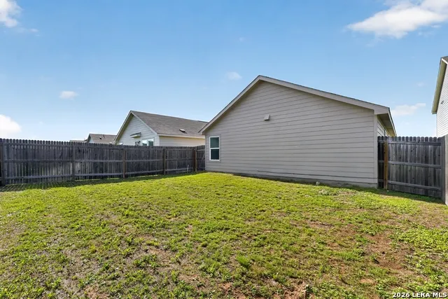 5933 Antonio Pl Seguin, TX 78155