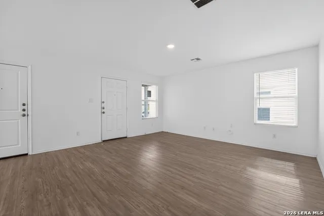 5933 Antonio Pl Seguin, TX 78155