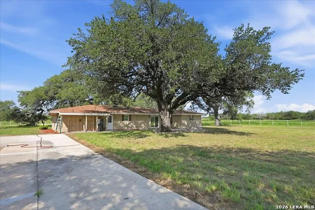 955 S HIGHWAY 37 ACCESS George West, TX 78022