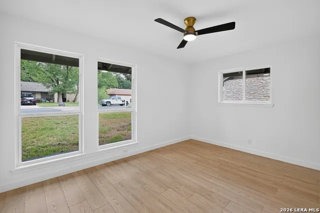 1017 CRIPPLE CREEK DR Austin, TX 78758