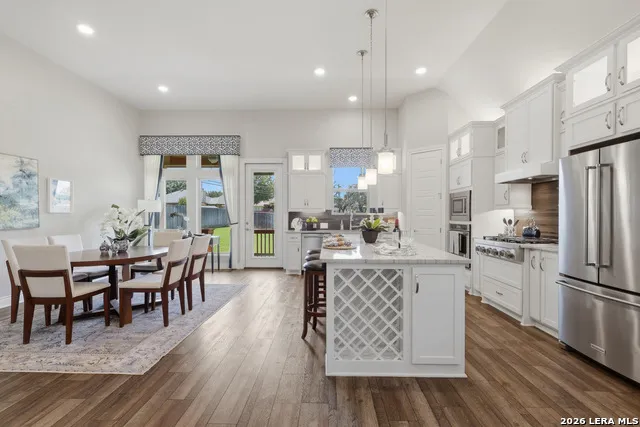 8647 GLASS GEM DR San Antonio, TX 78249