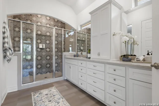 8647 GLASS GEM DR San Antonio, TX 78249