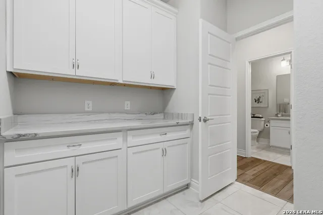 8647 GLASS GEM DR San Antonio, TX 78249