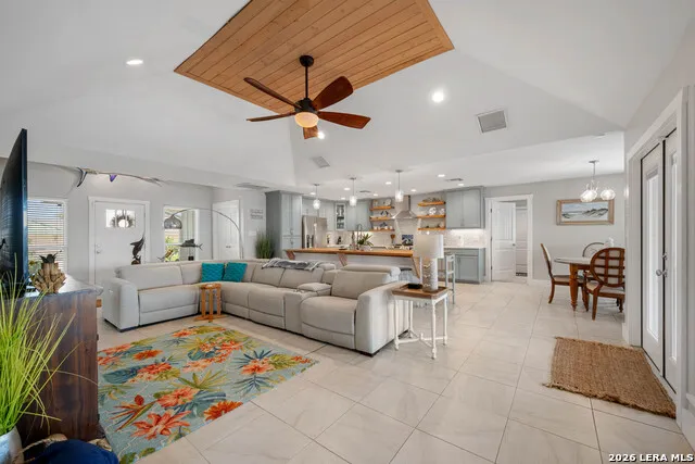 126 SEA VIEW DR Aransas Pass, TX 78336
