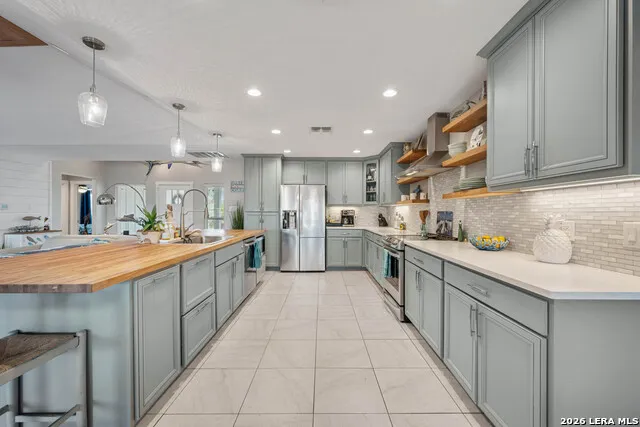 126 SEA VIEW DR Aransas Pass, TX 78336