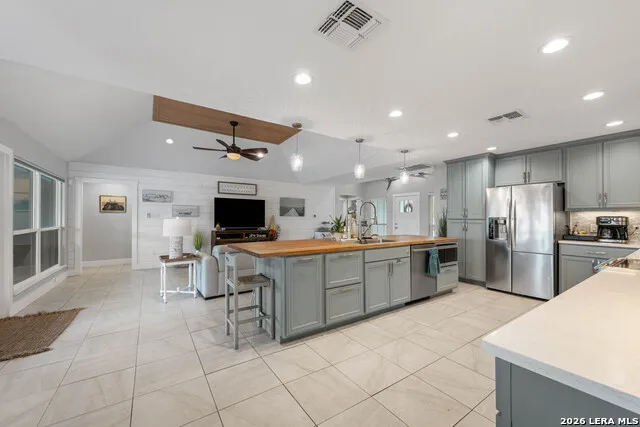 126 SEA VIEW DR Aransas Pass, TX 78336