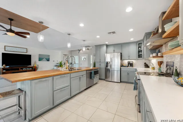 126 SEA VIEW DR Aransas Pass, TX 78336