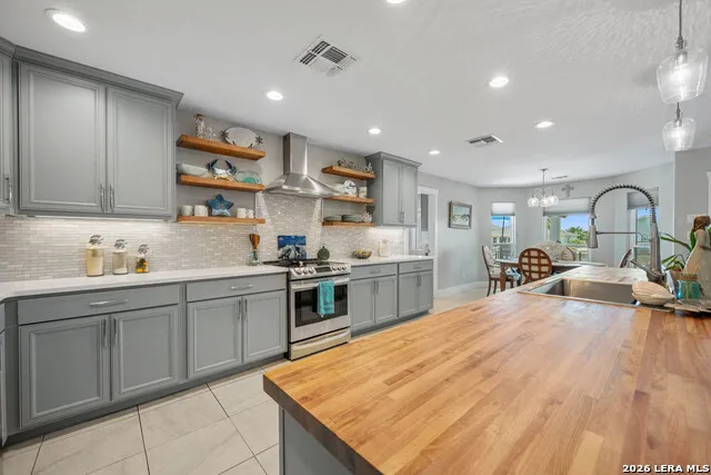 126 SEA VIEW DR Aransas Pass, TX 78336