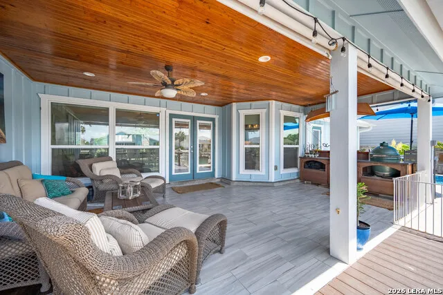 126 SEA VIEW DR Aransas Pass, TX 78336
