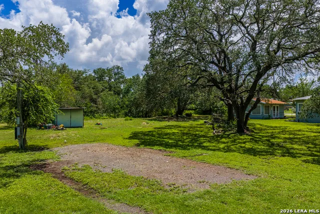 502 S ORANGE ST Sabinal, TX 78881