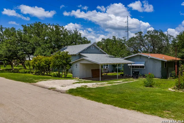 502 S ORANGE ST Sabinal, TX 78881