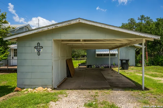502 S ORANGE ST Sabinal, TX 78881