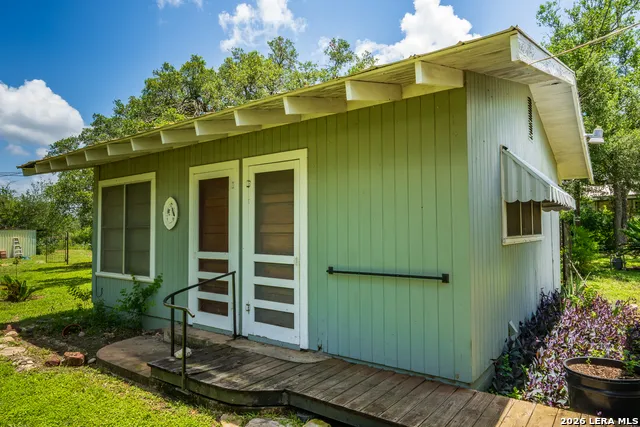 502 S ORANGE ST Sabinal, TX 78881