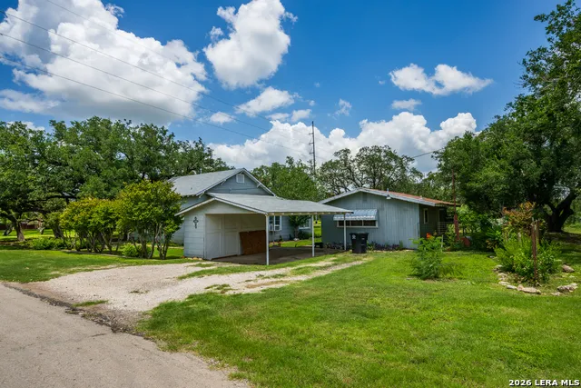 502 S ORANGE ST Sabinal, TX 78881