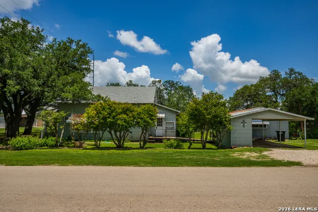 502 S ORANGE ST Sabinal, TX 78881