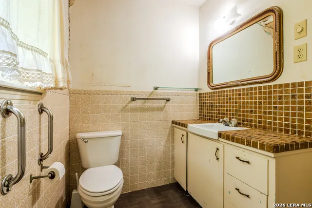 502 S ORANGE ST Sabinal, TX 78881
