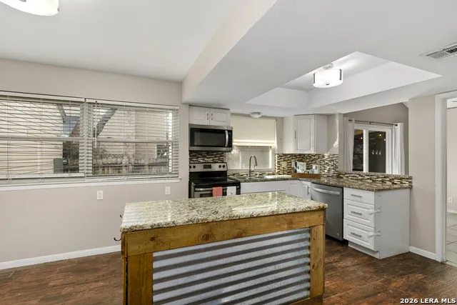 8507 TIMBER CREST ST San Antonio, TX 78250