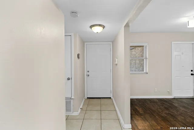 8507 TIMBER CREST ST San Antonio, TX 78250