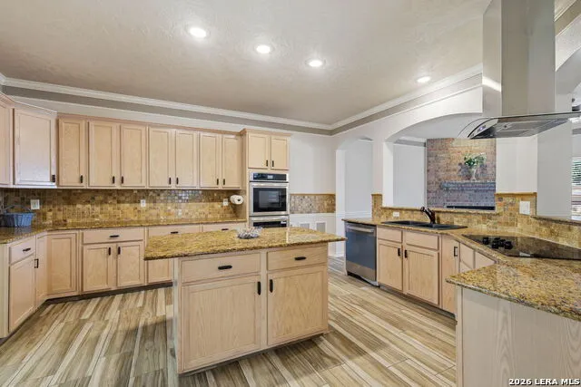 5910 Bayou Bnd Windcrest, TX 78239