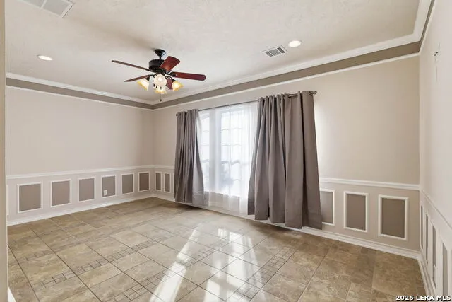 5910 Bayou Bnd Windcrest, TX 78239