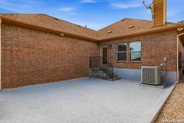 5910 Bayou Bnd Windcrest, TX 78239