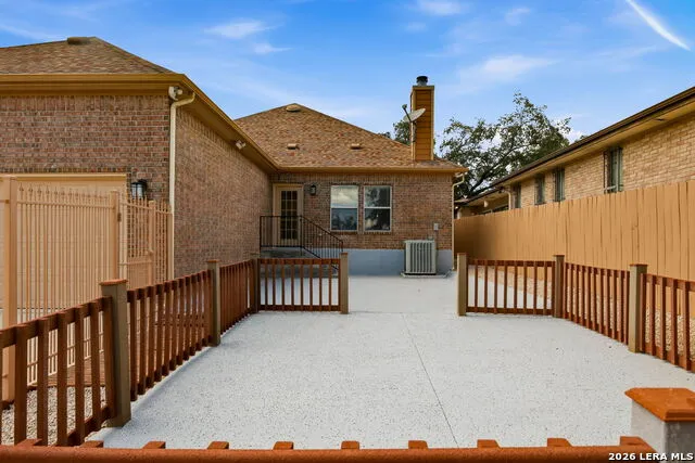 5910 Bayou Bnd Windcrest, TX 78239