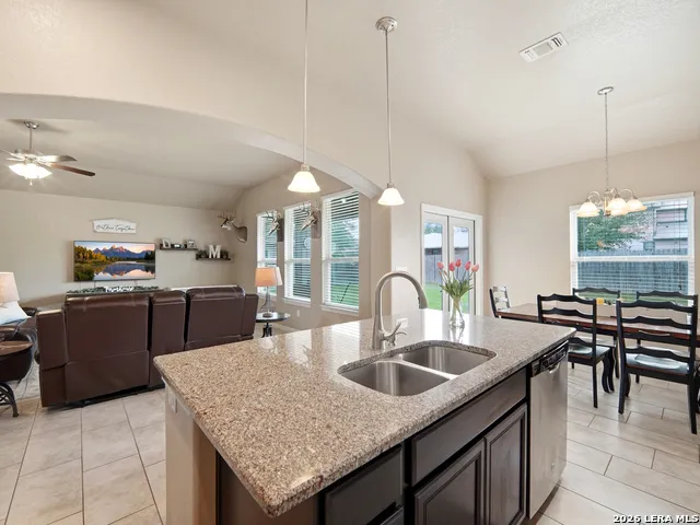 235 Valley Forge Pleasanton, TX 78064