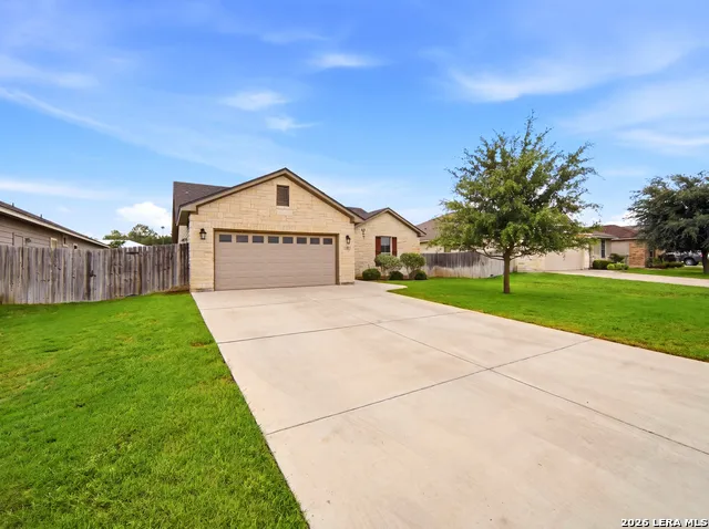 235 Valley Forge Pleasanton, TX 78064